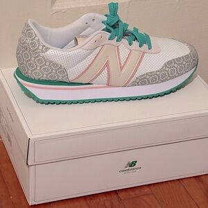 Brand New New Balance 327 Casablanca with box